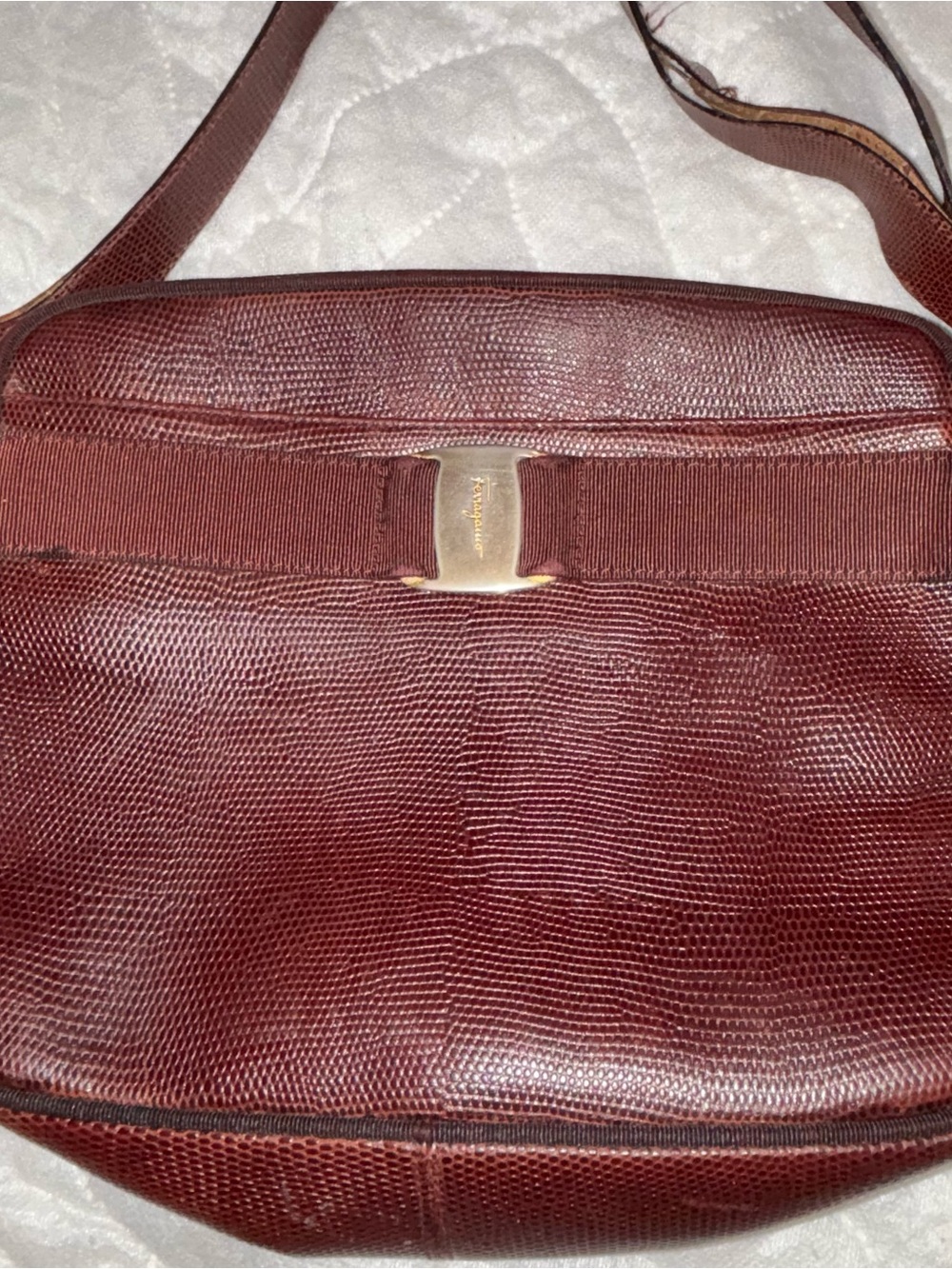 Vintage Salvatore Ferragamo Burgundy Lizard-Embossed Vara Leather Crossbody Bag - Picture 2 of 9